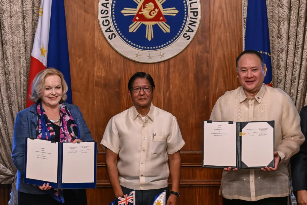 Philippines signs military pact with New Zealand to widen alliances while facing an assertive China Philippines signs military pact with New Zealand to widen alliances while facing an assertive China